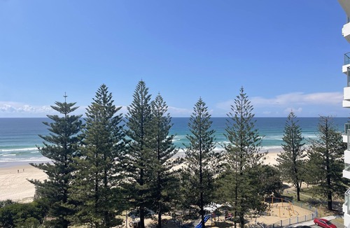 Miami Apartment | Absolute Beachfront Burleigh Heads. Large 2 bedroom 2 bath Apartment