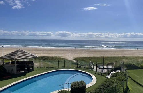 Mermaid Beach House | Absolute Beachfront