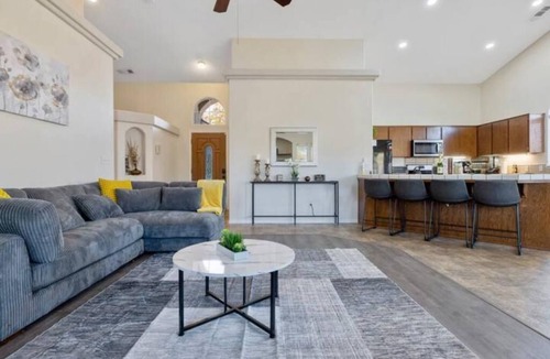 Visalia House | Abundant 3B/2b House Pet Friendly