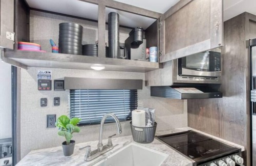 Tower District House | Access Fresno`s Best, Comfortable RV Retreat