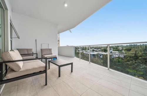 Mitchelton Apartment | Across from Train and Bus Station Pool Gym and View