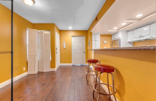 Inglewood Condo | Adorable 2-bedroom condo in Inglewood