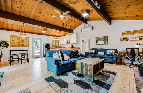 Idyllwild Cabin | Adorable cabin in the trees near hiking & town w/deck & high-speed WiFi
