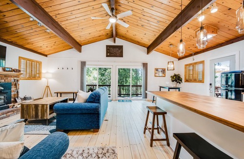 Idyllwild Cabin | Adorable cabin in the trees near hiking & town w/deck & high-speed WiFi