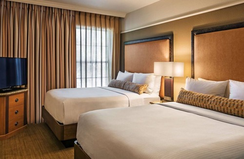 Gainey Village Villas Hotel | Affordability Meets Comfort! Short Drive to Musical Instrument Museum, w/Pool!