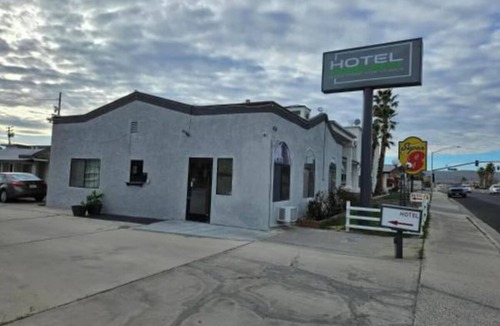 Ridgecrest Hotel | Affordable Ridgecrest Room w/Flexible Stay Options for All Travelers