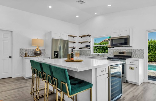 Sunrise Vista Chino House | Agave Paradiso: 5BD/5BA with 4 En Suites - In Style!