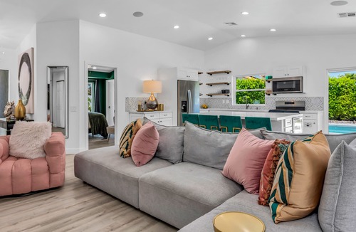 Sunrise Vista Chino House | Agave Paradiso: 5BD/5BA with 4 En Suites - In Style!
