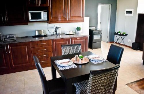 Aston Bay Apartment | Aguia-Vista Couples Haven, Views, Pool, Beach Walk