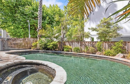 Darling Point House | Air conditioned spacious room with pool, In amazing location.