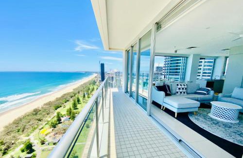 Broadbeach Apartment | Air on Broadbeach Beachfront 2Level stunning apartment with 180 degree views