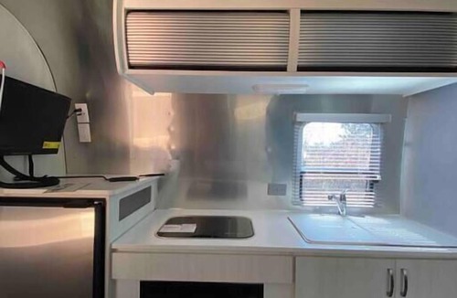Dunlap Apartment | Airstream - 15 Minutes to Kings Canyon