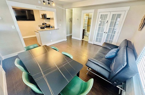 Northeast Reno House | Airy Bright Getaway,Sleeps 12