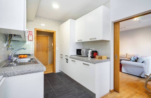 Linda-a-Velha Apartment | Ajuda 31 Premium Apartment | Elevator | Parking