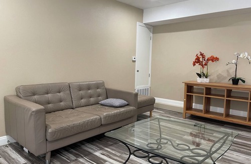 West Alameda Apartment | Alameda Modern Victorian 2BD unit D