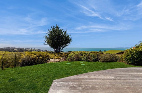 Albion House | Albion Ridge Overlook - Luxury & Modern