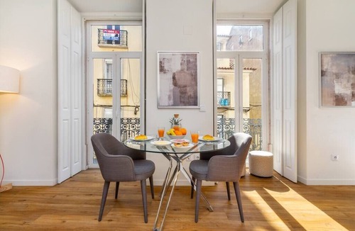 Alcantara Apartment | Alcântara Premium Studio | AC | Lx Factory