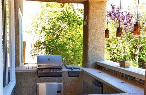 Bard Bed & Breakfast | All the amenities You could ask for and minutes from strip with pool and spa!