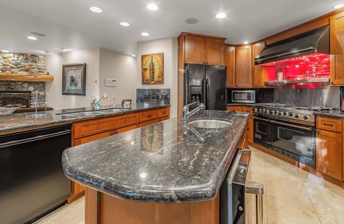 Tahoe Paradise House | Alpine Osage Mountain Stay