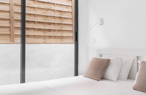 Alcantara Apartment | ALTIDO Modern 3-BR Flat in Alcantara, Lisbon