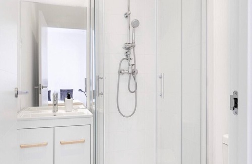 Alcantara Apartment | ALTIDO Modern 3-BR Flat in Alcantara, Lisbon