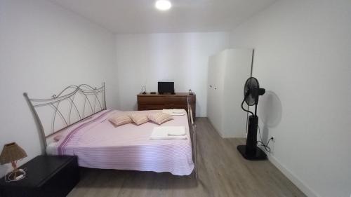 Alcantara House | Alvito Guest House - Comfortable room with private bathroom