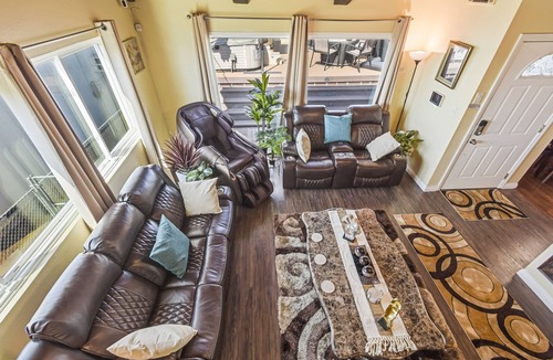La Presa House | Amazing 4 BDRM 2 Bath Home With Breathtaking Views!