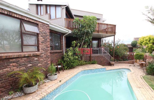 Wavecrest House | Amazing bay views ideal for family groups
