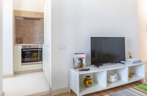 Alfama Apartment | Amazing Lisboa! Views & Style in Historical Graça