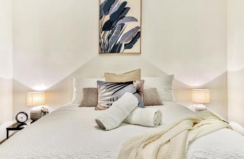 Brisbane Central Business District Apartment | Amazing River View - 3 Bedroom Apartment - Brisbane CBD - Netflix - Fast Wifi - Carpark