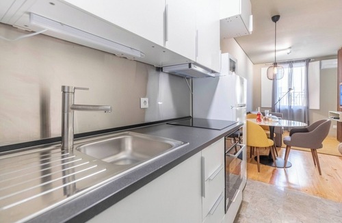 Lisbon Old Town Apartment | Amazing Studio @ Vila Silva, Campolide 202