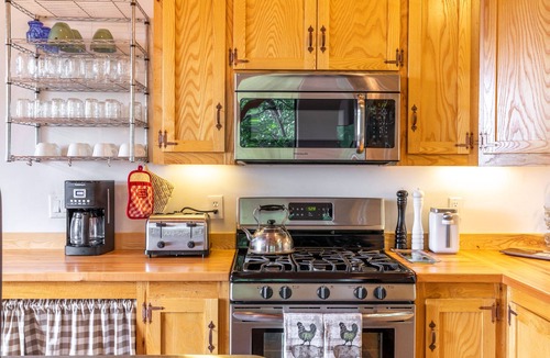 Green Valley Lake Cabin | Amazing sunset views over Green Valley Lake, BBQ, Firepit, Hikes!
