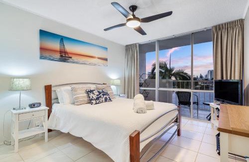 Surfers Paradise Apartment | Amazing Water Views Surfers Paradise