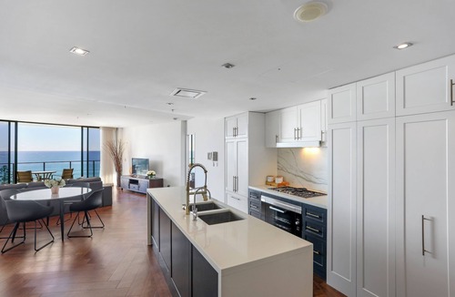 Burleigh Heads Apartment | Ambience on Burleigh Beach