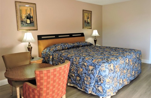 Sunrise Manor Hotel | American Inn Motel
