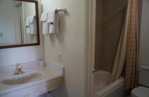 Sunrise Manor Hotel | American Inn