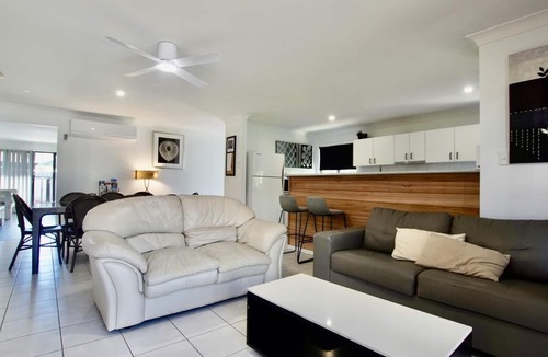 Upper Coomera Villa | Anaheim Park Oasis Gold Coast - Theme Park Central