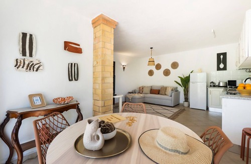 Vale de Parra Apartment | Andorinha OCV | Peaceful Retreat, Pool & Garden
