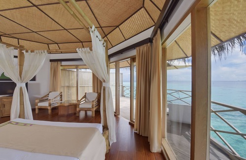 Angaga Hotel | Angaga Island Resort & Spa