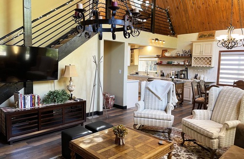 Pine Mountain Club Cabin | Animal Crossing Retreat - Luxurious Elegant Cabin, Sleeps 10