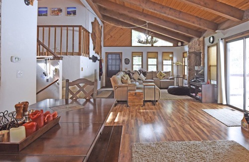 Tahoe Paradise House | Apache Pines - Large economy chalet in the pines