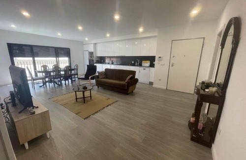 Tondela Apartment | Apartamento amplo e moderno - perto do estádio futebol