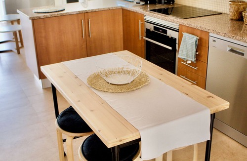 Algoz Condo | Apartamento Duplex, Amplo e Moderno, com Todas as Comodidades a 10 min da Praia