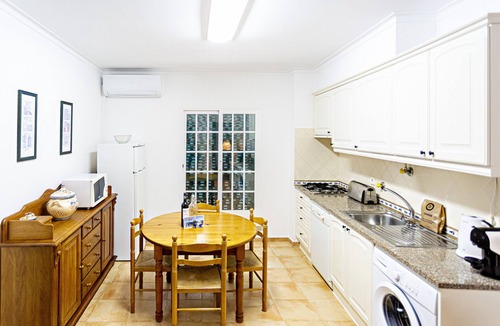 Cabanas Apartment | Apartment 140m from the beach pier