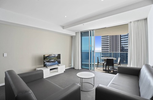 Surfers Paradise Apartment | Apartment 23003 offers the convenience of a self-contained apartment, but with 5