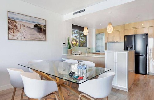 Runaway Bay Apartment | Apartment ∙ 3 bedrooms ∙ 6 guests