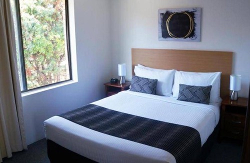 Broadbeach Waters Apartment | Apartment ∙ 2 bedrooms ∙ 6 guests