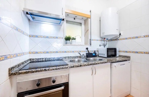 Albardeira Apartment | Apartment 'Casa Cláudia - Cond Do Mar' with Sea View, Shared Pool and Wi-Fi