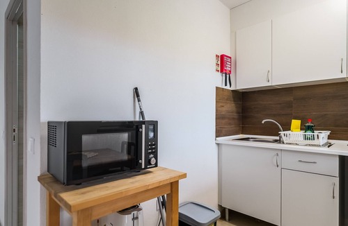 Palhais Apartment | Apartment 'Casa Das Pipas Palmela 2' with Shared Terrace, Wi-Fi & Air Conditioning
