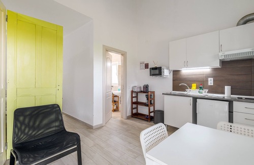 Palhais Apartment | Apartment 'Casa Das Pipas Palmela 5' with Shared Terrace, Wi-Fi & Air Conditioning